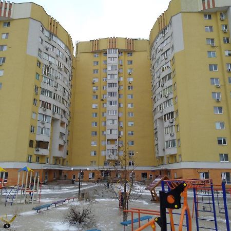 Современная Квартира В Новом Комплексе Возле Днепра Cherkasy Exterior photo